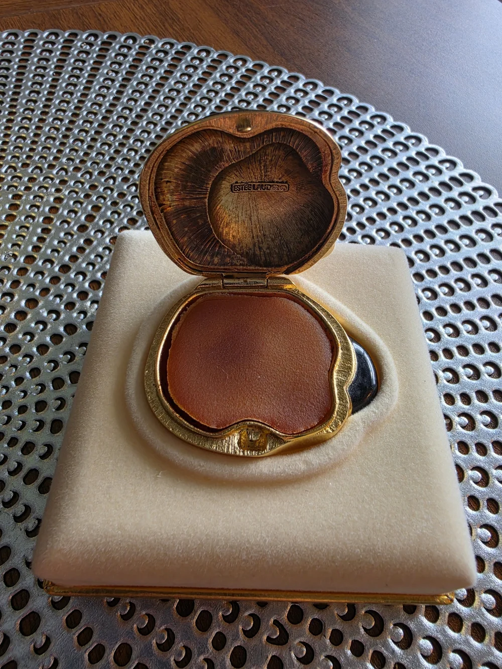 Estée Lauder Gold Panda Powder Compact - Gold, Black, Cream